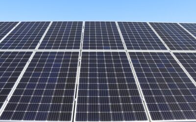 Combien de panneaux solaires pour 5000 kW ?